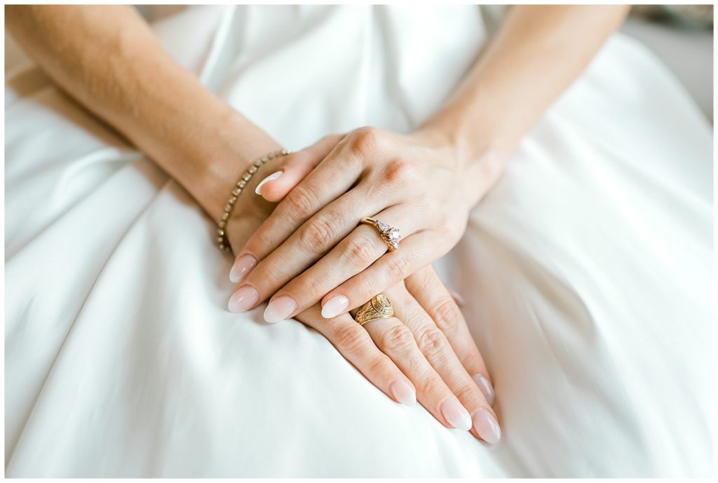 summertime-bridal-session-at-The-Ingenhett-on-High-Comfort