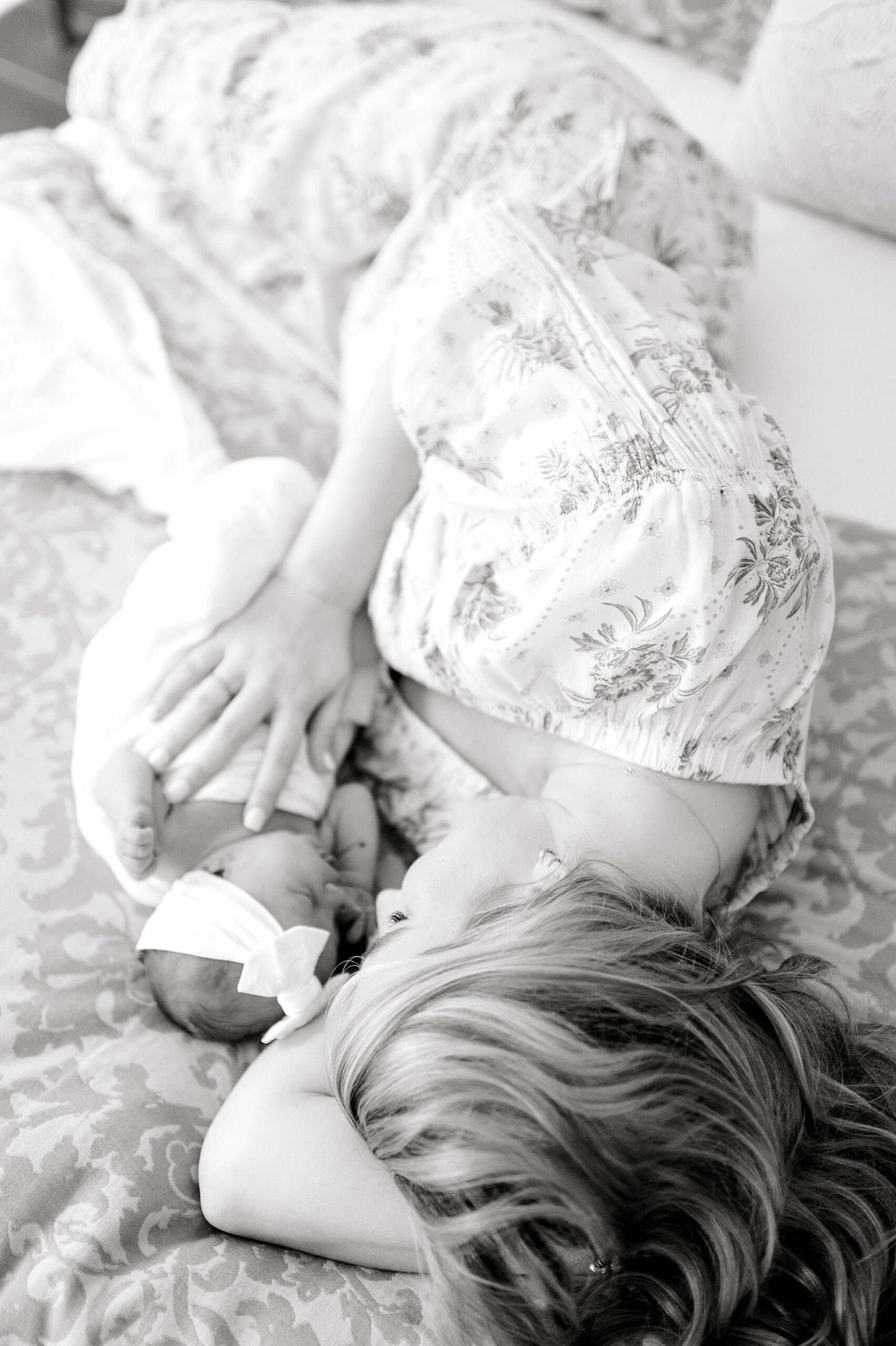 timeless newborn photos 