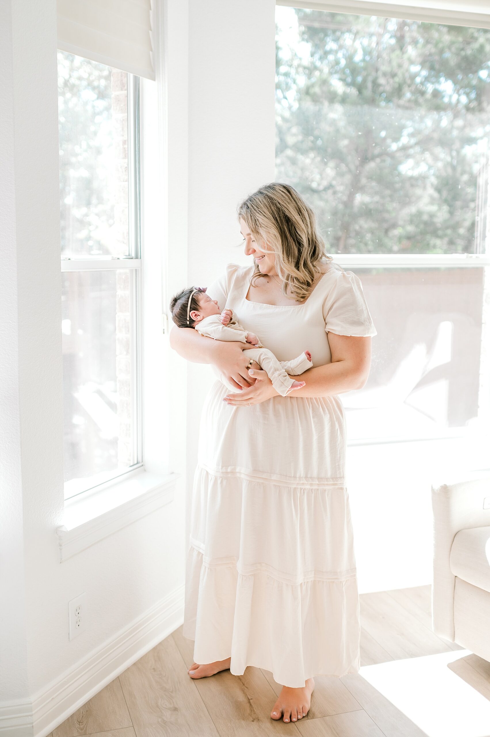 light and airy newborn photos 