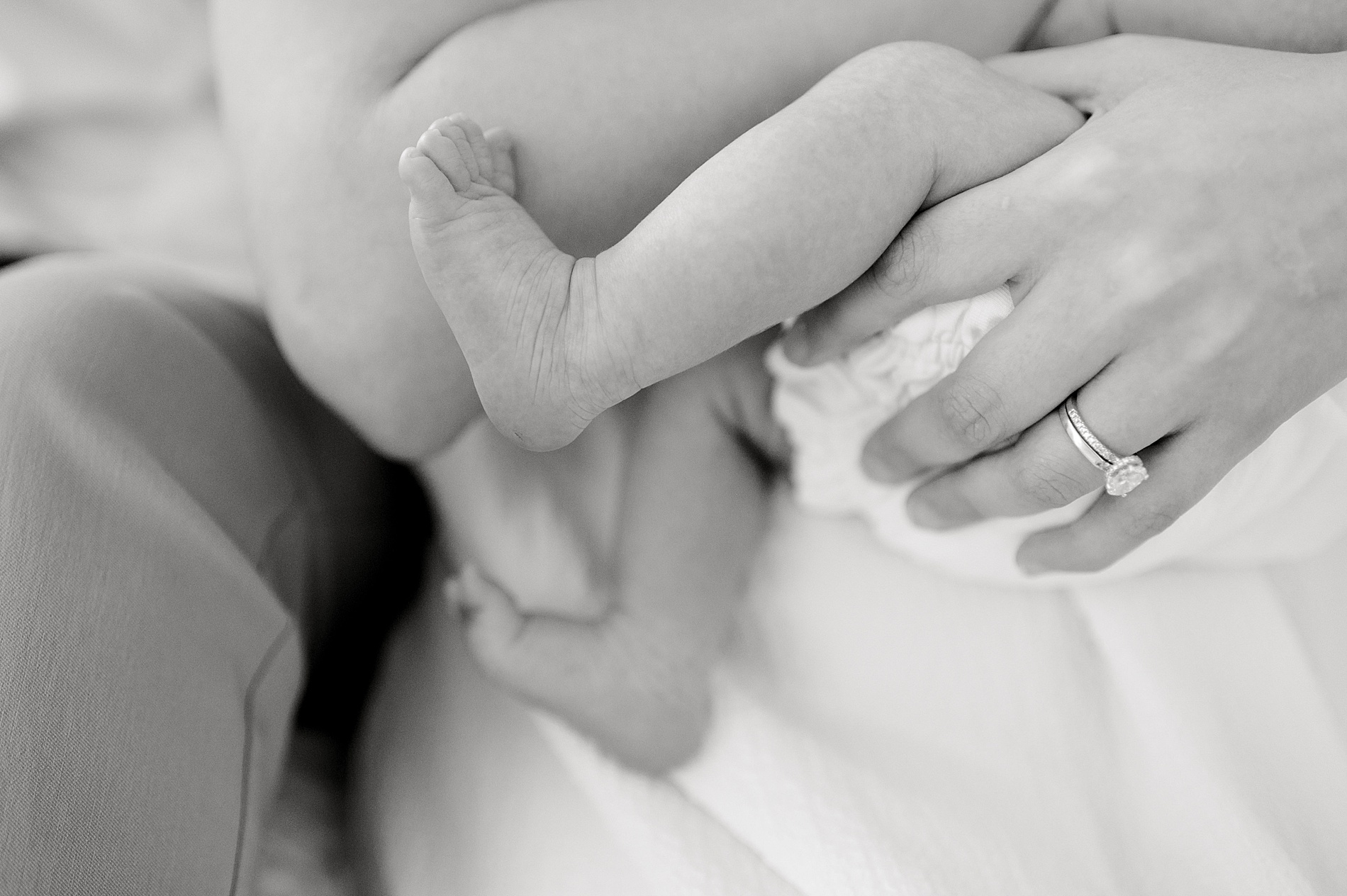 timeless newborn photos from San Antonio in-home lifestyle session