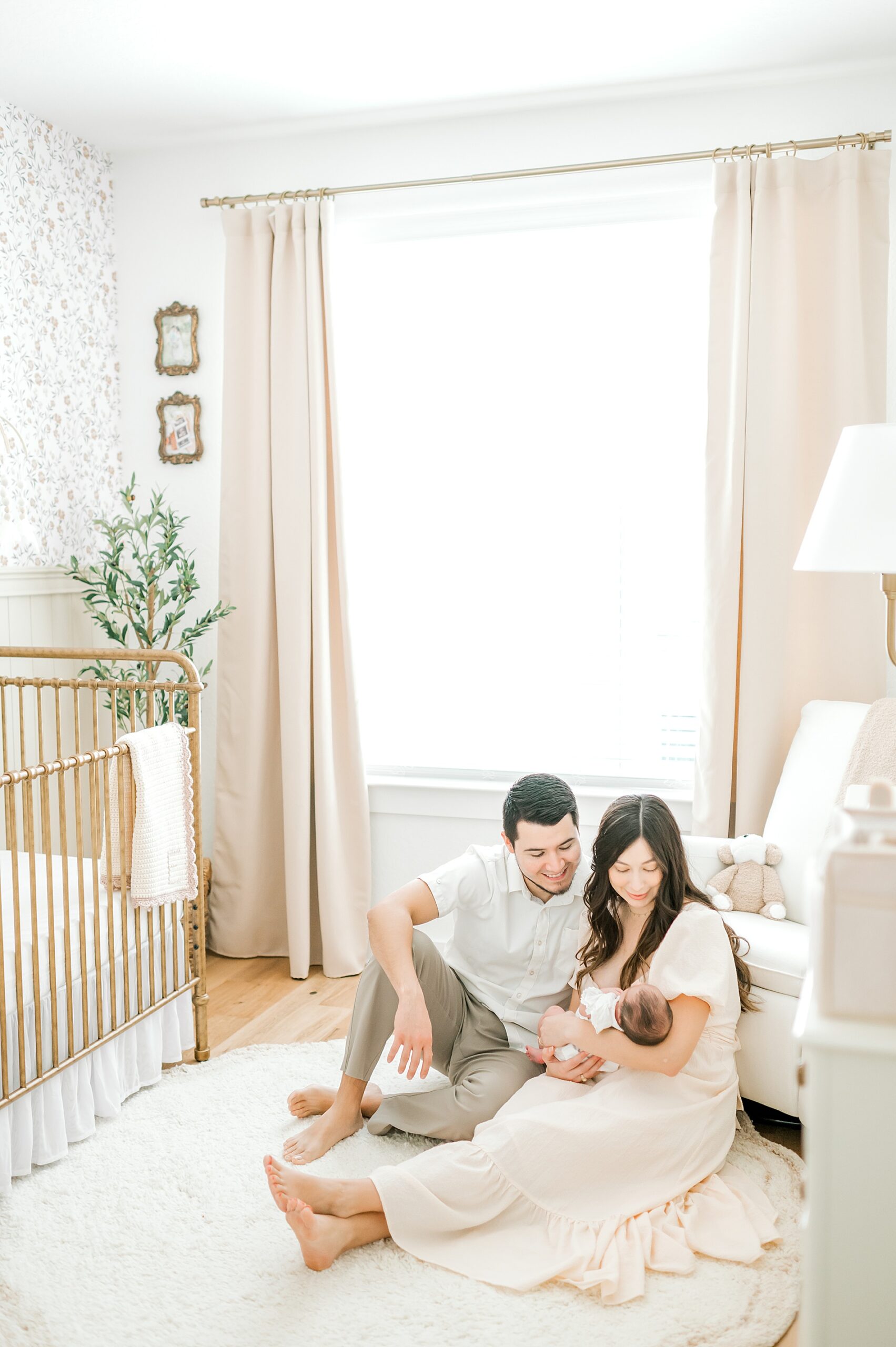 Choosing the Best Rooms for Natural Light | In-Home Lifestyle Session of parents with newborn girl