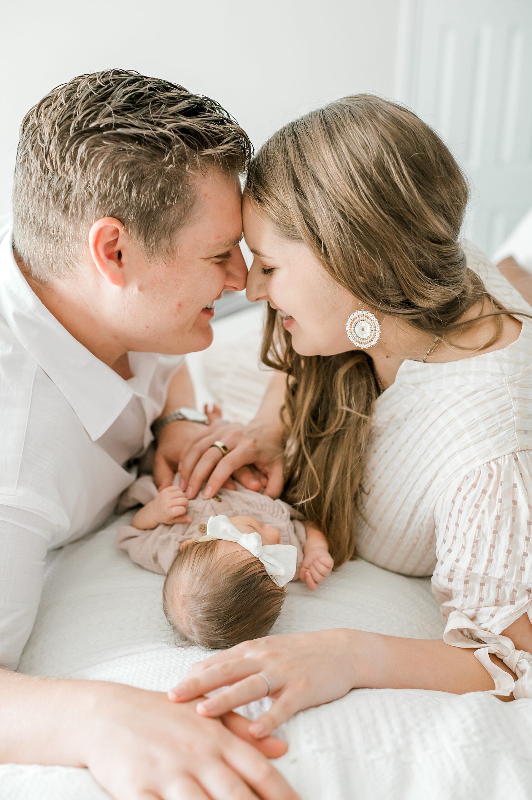 candid and timeless lifestyle family photos from in-home Newborn Session in San Antonio, TX |  Preparing for an In-Home Session