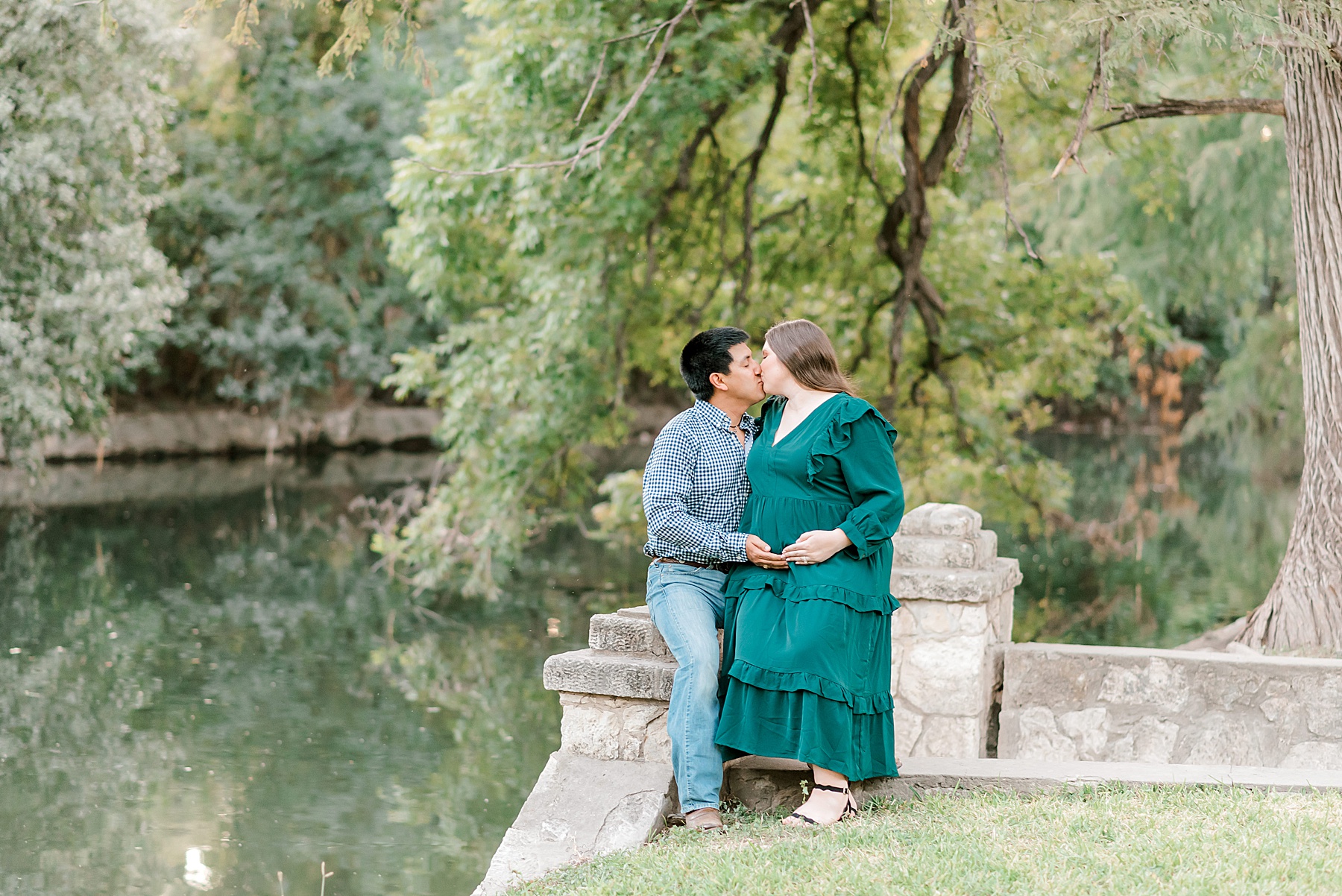 timeless San Antonio maternity photos