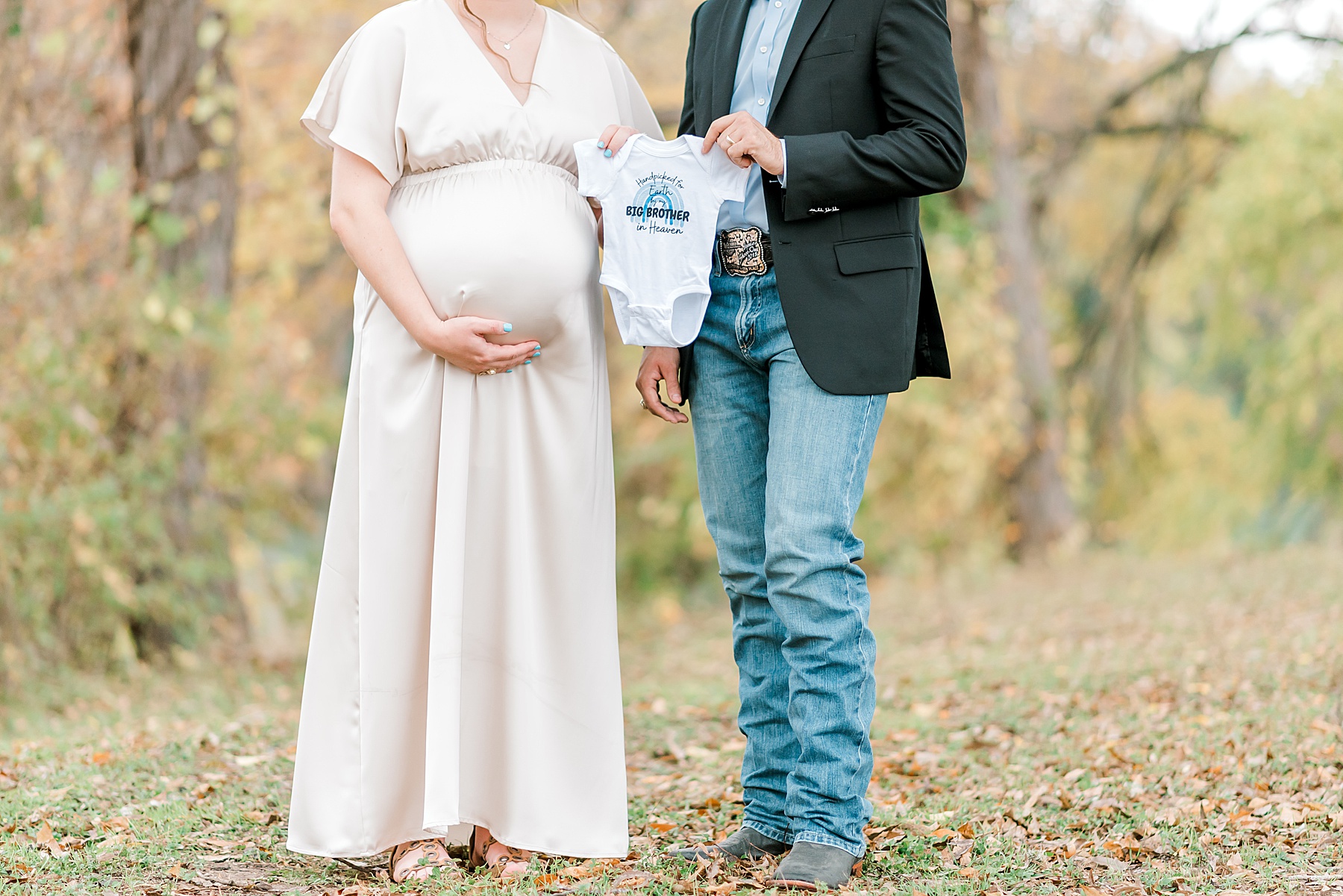 custom onesie from maternity session 