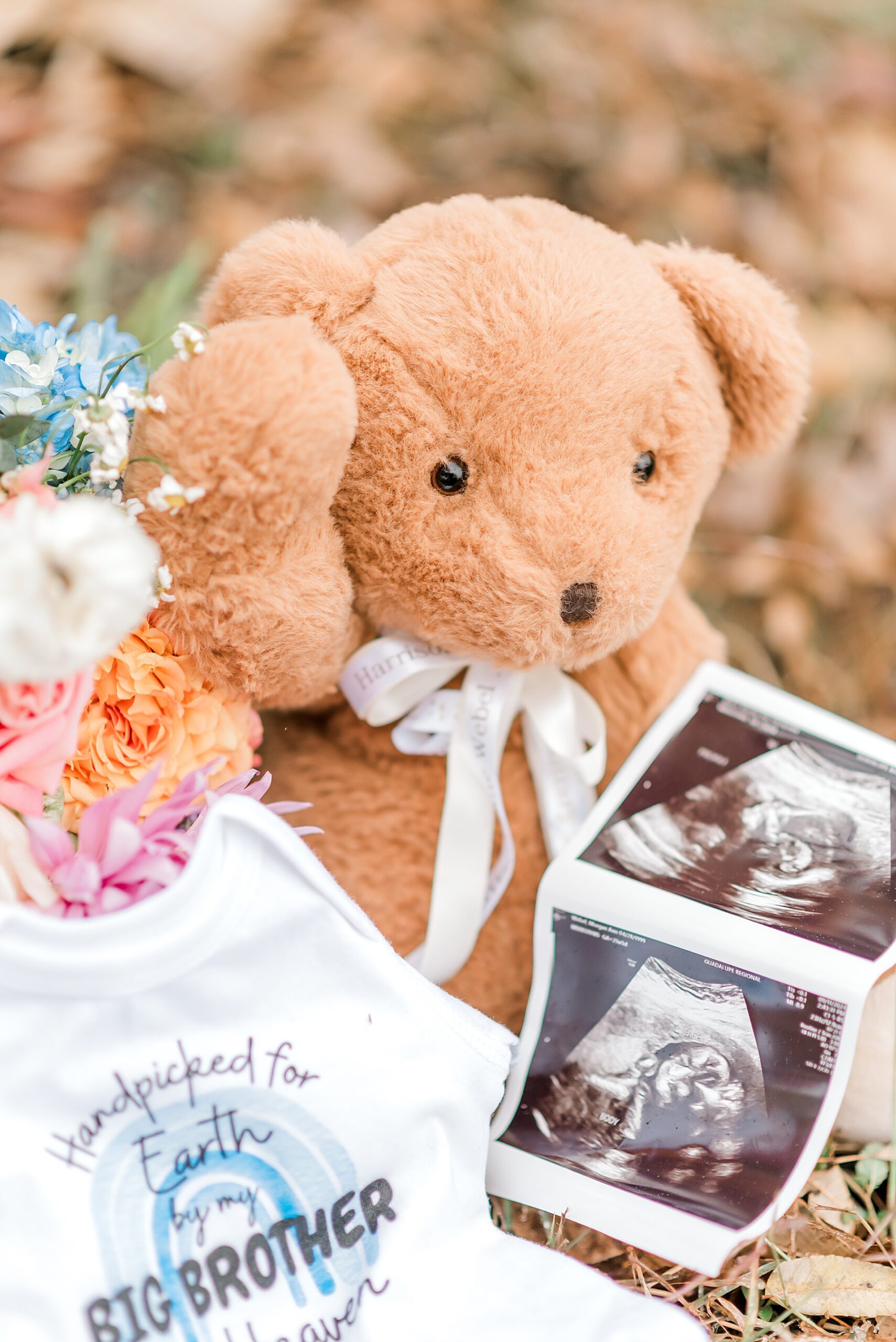 heartfelt props for maternity session 