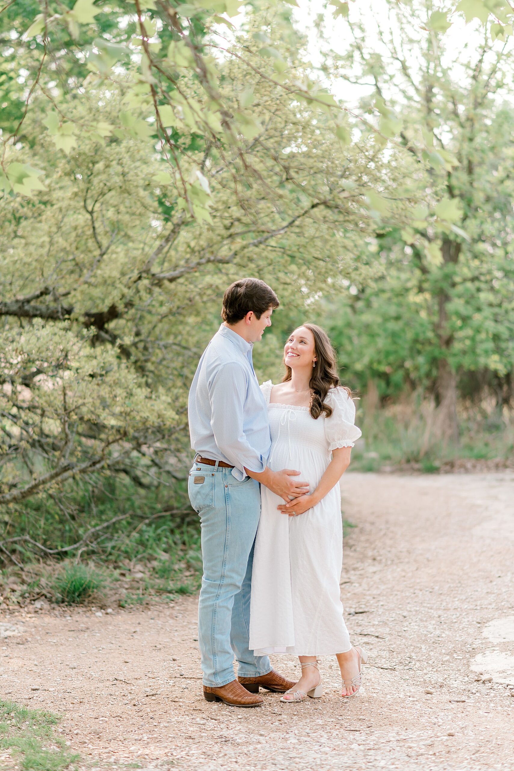 candid maternity photos at Cibolo Nature Center