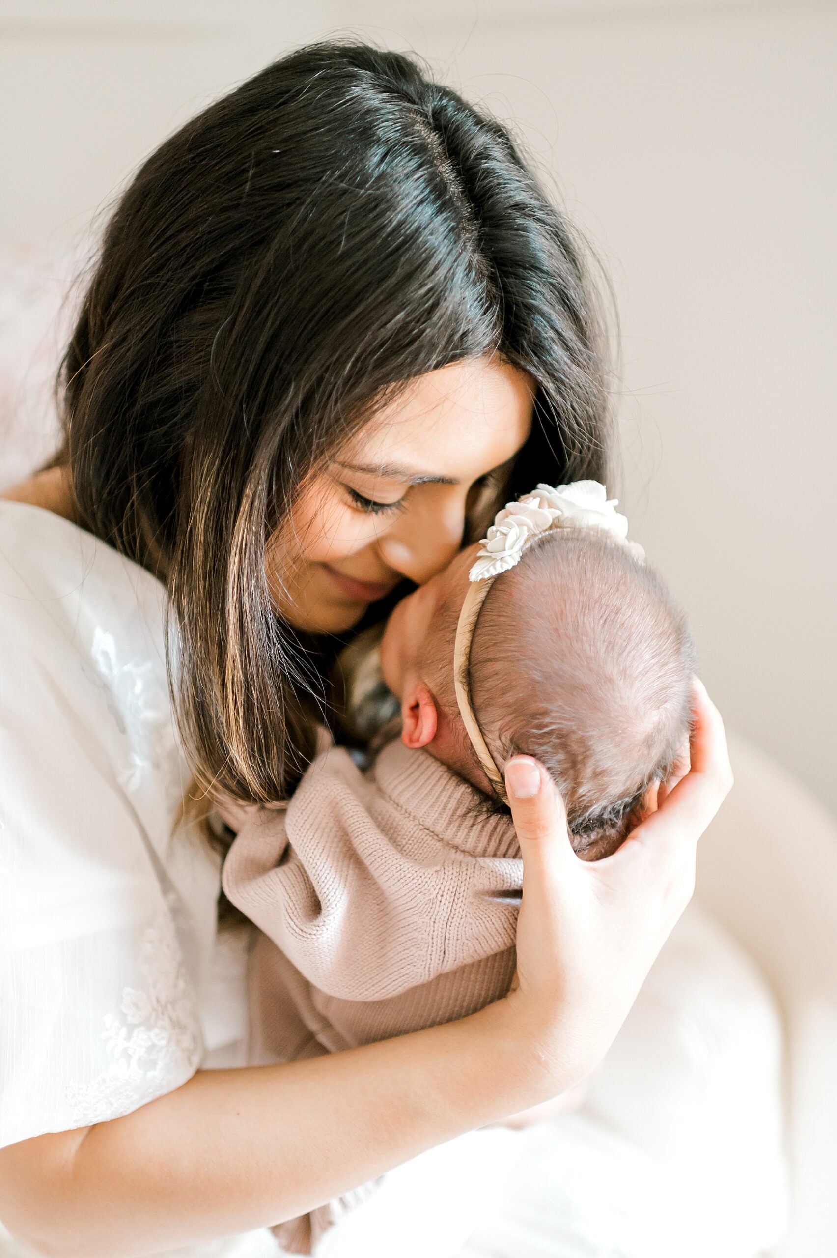 candid and heartfelt newborn photos