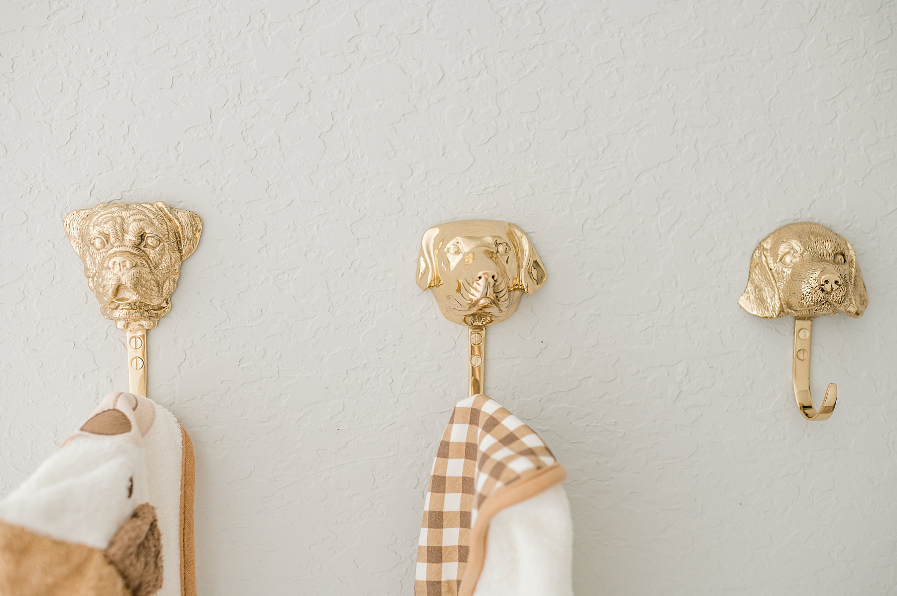 dog-themed nursery details 