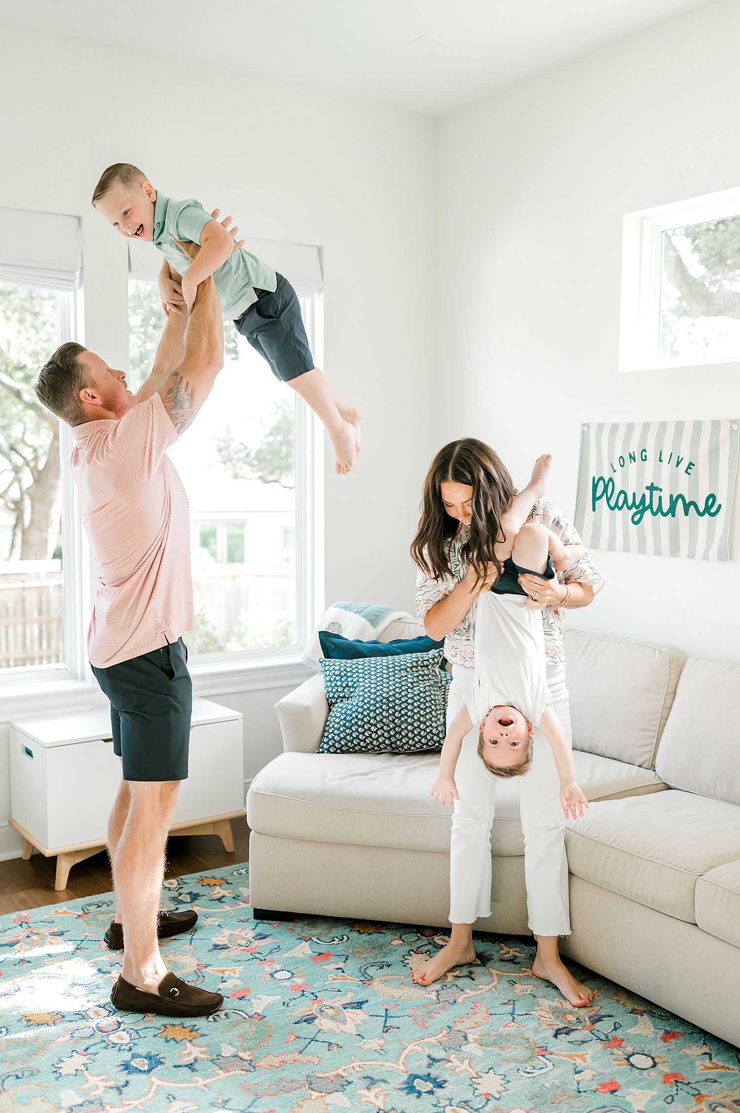 parents play and interact with children during session