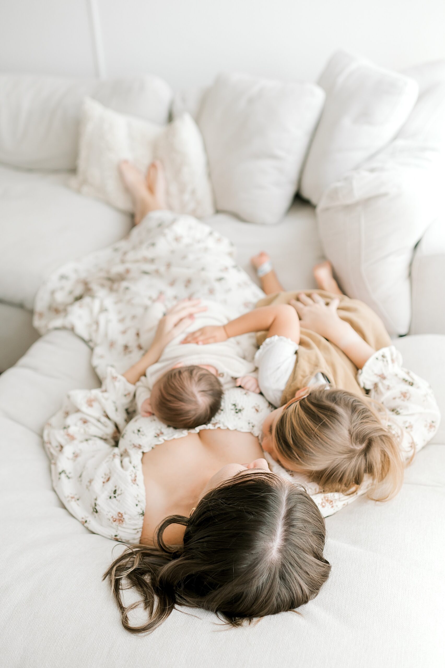 sweet and intimate portraits of mom with her two kids 