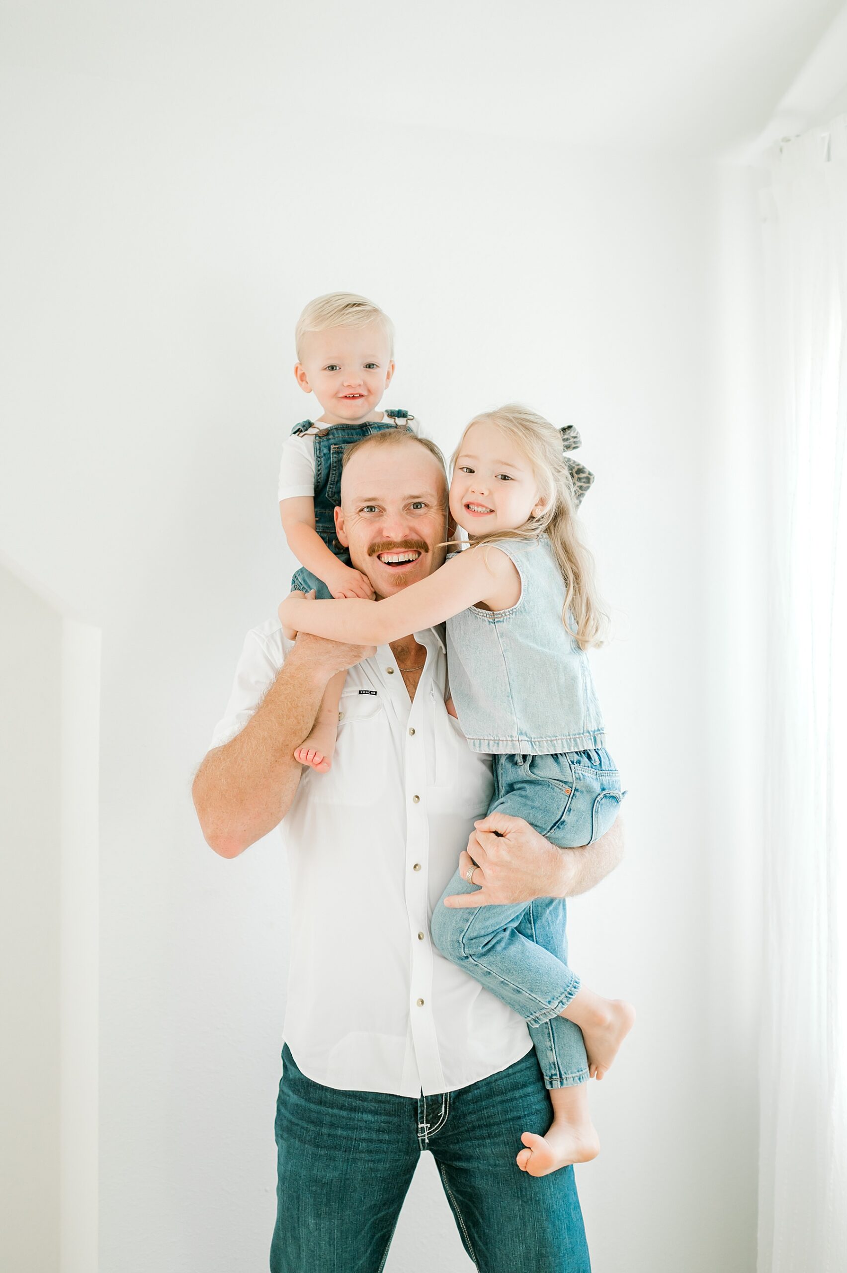 dad with his two children