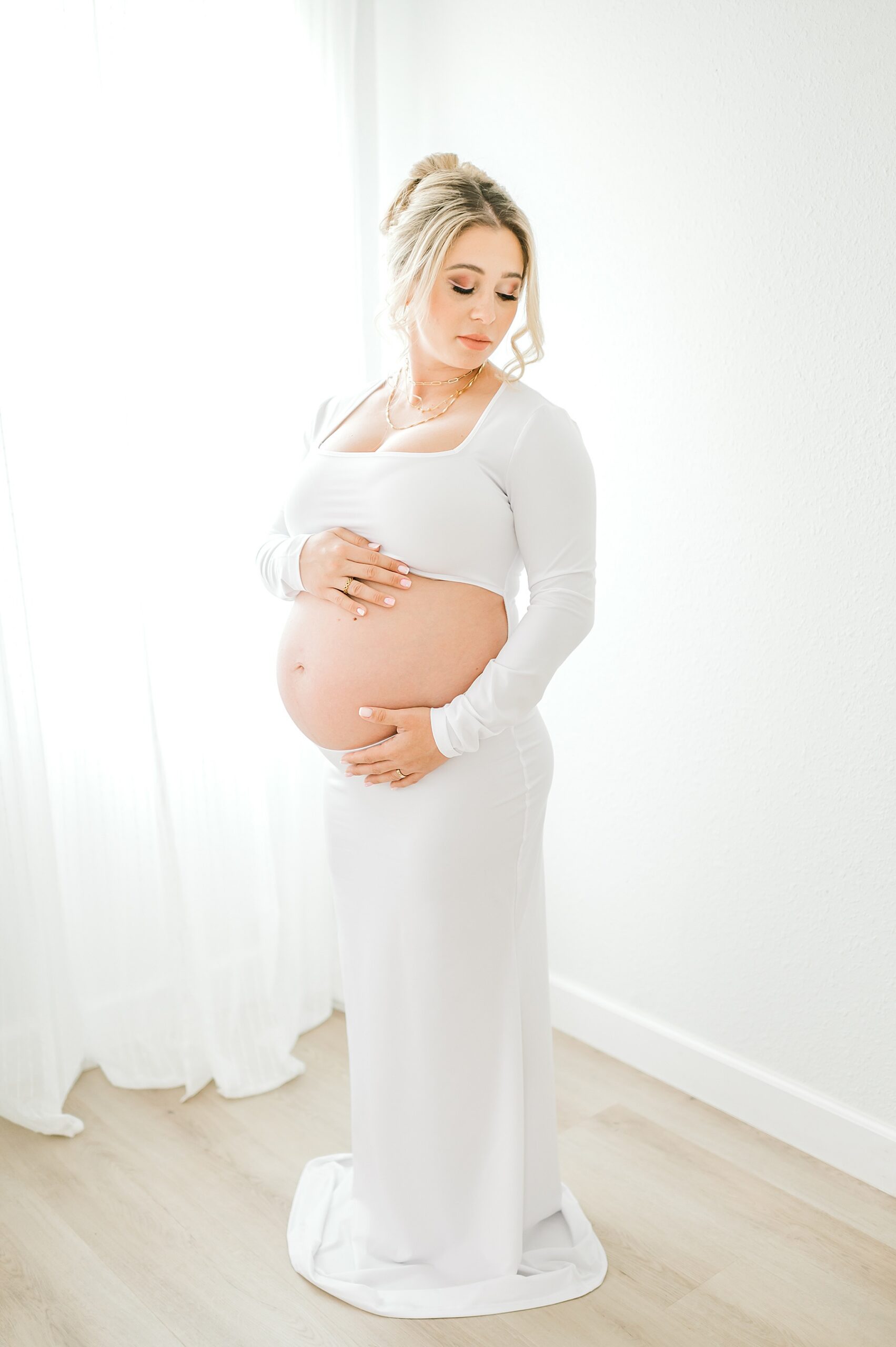 timeless maternity portraits 