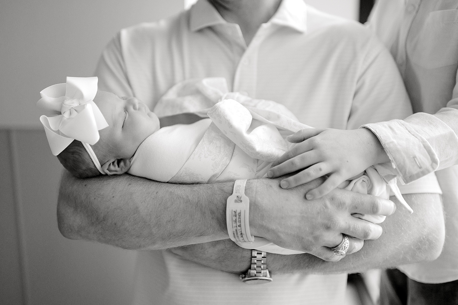 Fresh 48 vs In-Home Newborn Session: What’s the Difference?