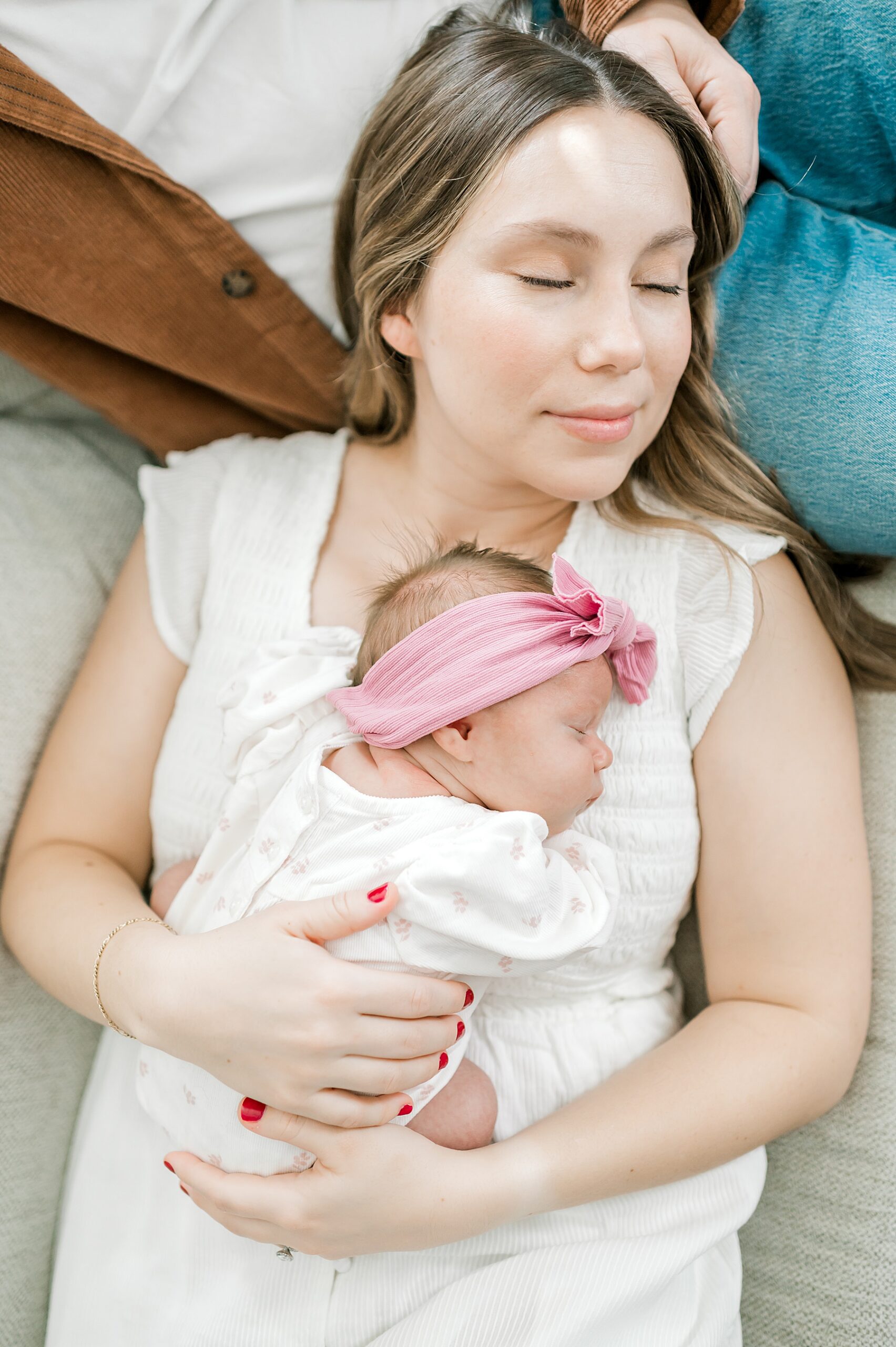 newborn sleeps on mom's chest | Tips to Prepare For An In-Home Newborn Session
